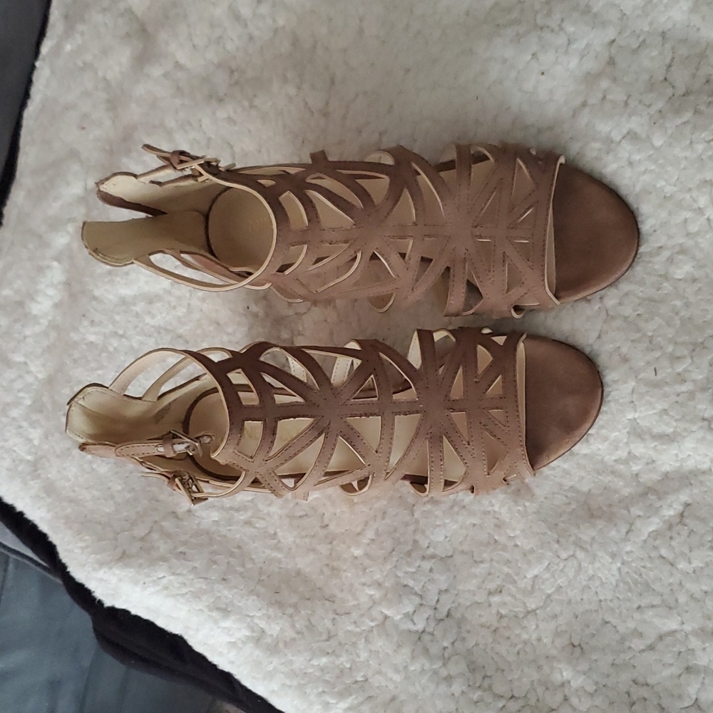 Nine West size 7 wedge heeled shoes